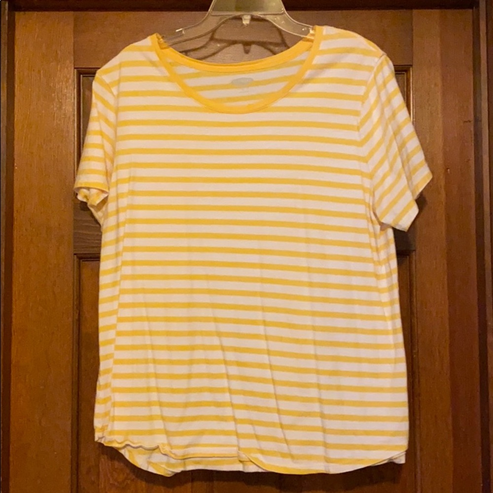 Old Navy comfy tee!